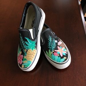 CUSTOM PAINTED VANS
